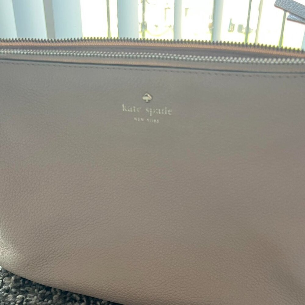 Cream Kate Spade Larchmont Avenue Madelyn Pebble Leather Crossbody Purse - Picture 2 of 8